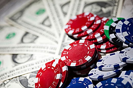 Pengguna menikmati berbagai jenis hiburan sports dan live casino dengan mudah melalui binggo4d